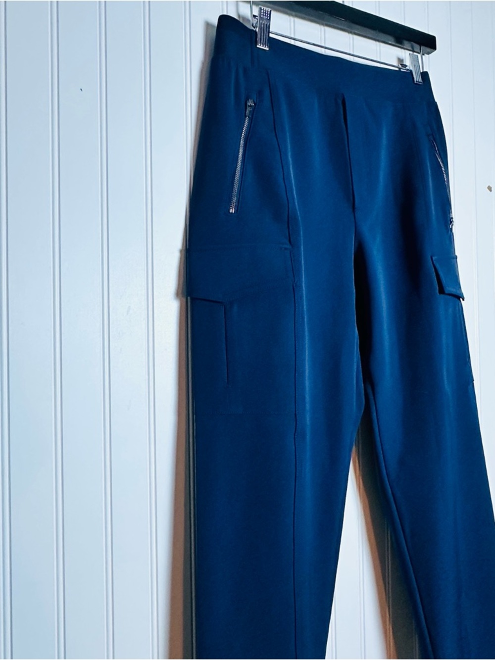 Athleta Endless High Rise Cargo Pant
Textured, stretch fabric in a tapered 6 - Picture 6 of 15